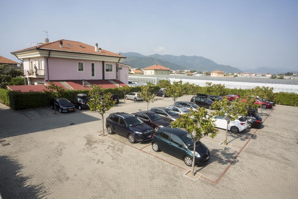 Residence Borgomare Albenga Dış mekan fotoğraf